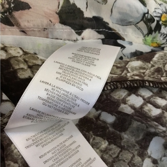 MICHAEL Michael Kors Button down blouse Womans size medium tie front lon… - Picture 10 of 12